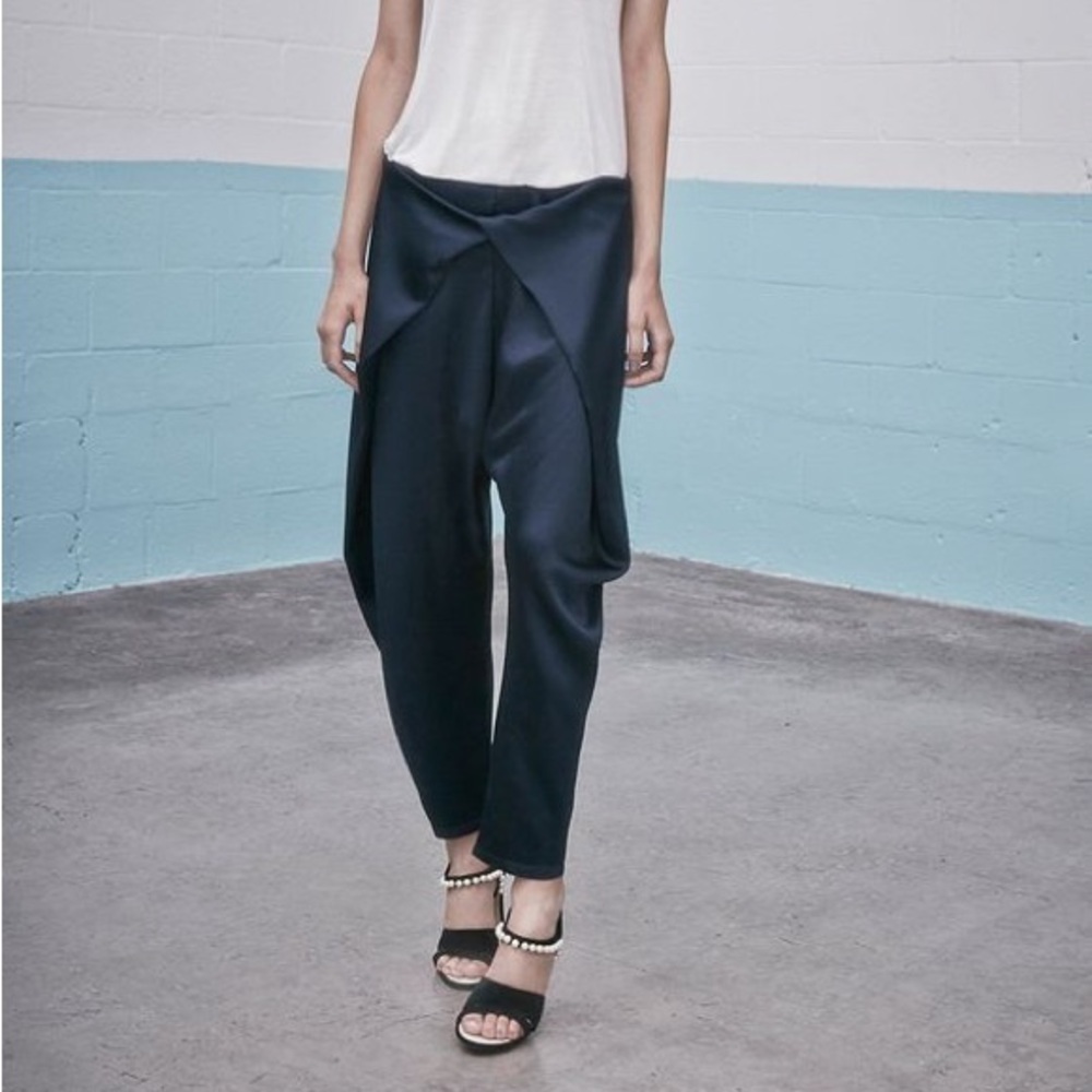 NWT ALEXIS Levi Crossover Pants Dark Navy Blue 
Size XS